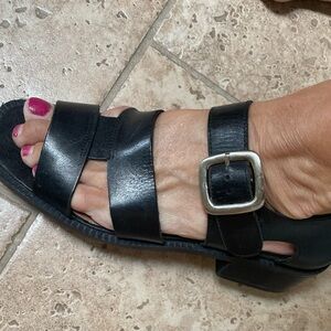 Life Stride Black Leather Sandals